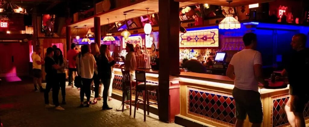 Comment trouver le meilleur bar transgenre à Bordeaux ?